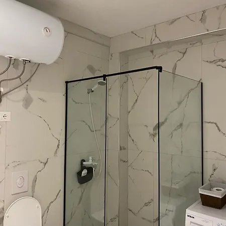 Tirana Stay Suites טיראנה